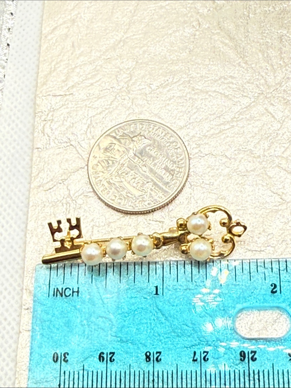 Gold-tone Pearl Key Brooch pin bat brooch lock key heart royal whimsical - Picture 6 of 9